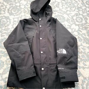 North Face Windbreaker boy’s medium (10-12)